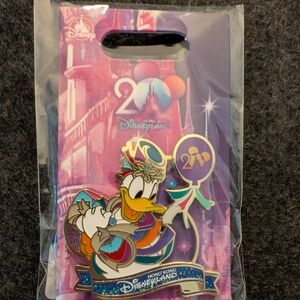 EXCLUSIVE HONG KONG Disney 20th Anniversary Donald Pin